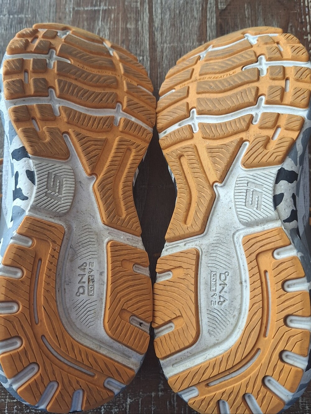Brooks Ghost Women's Running Shoes Size 9 Lightweight White/Gray Athletic Shoe - Picture 7 of 9